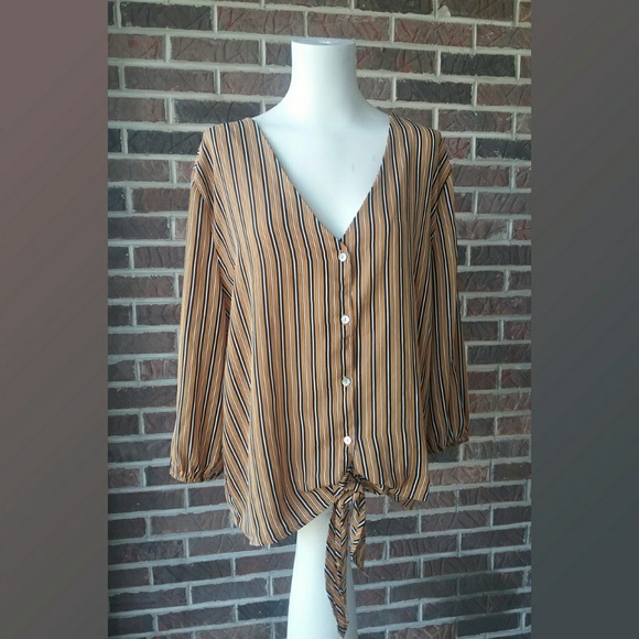 Daisy May Yellow and Navy Pin Stripe Top Size 1X - Picture 1 of 6